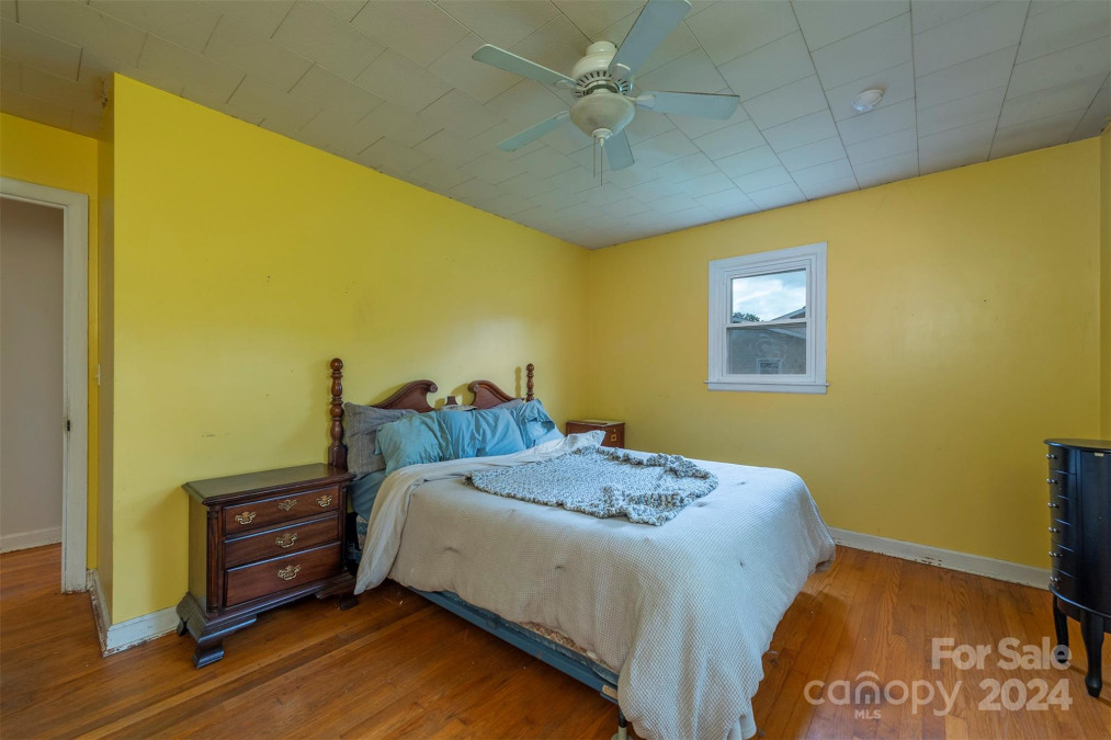 37 Francis St Waynesville, NC 28786