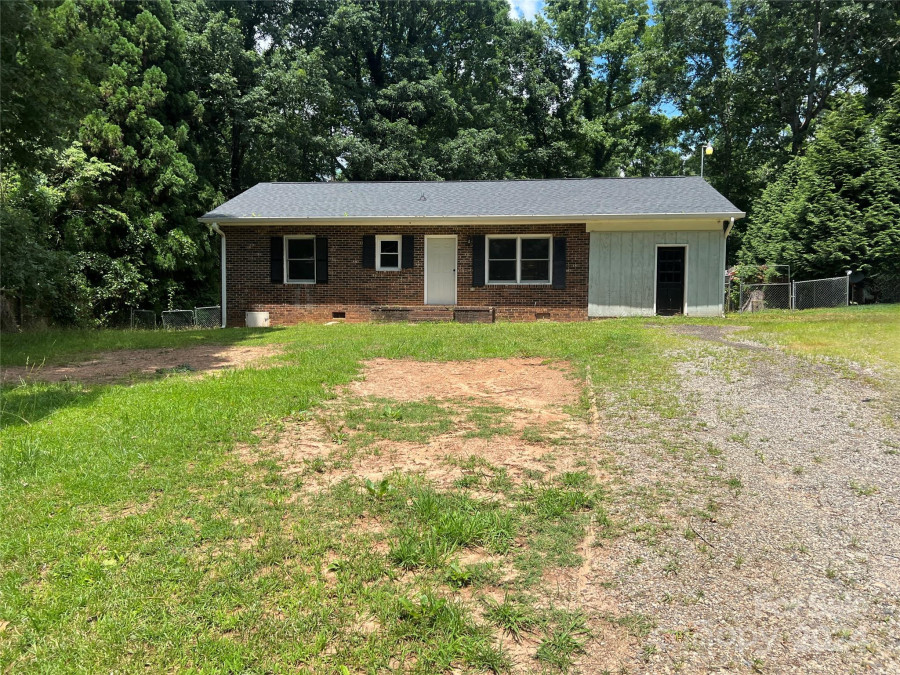 2753 Harmony Hw Harmony, NC 28634