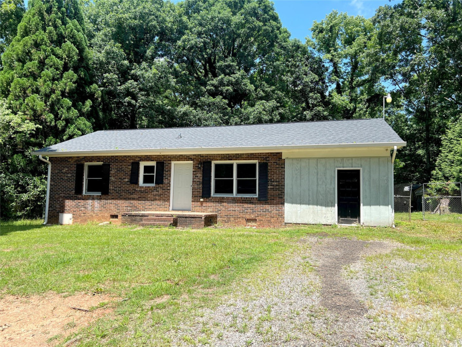 2753 Harmony Hw Harmony, NC 28634