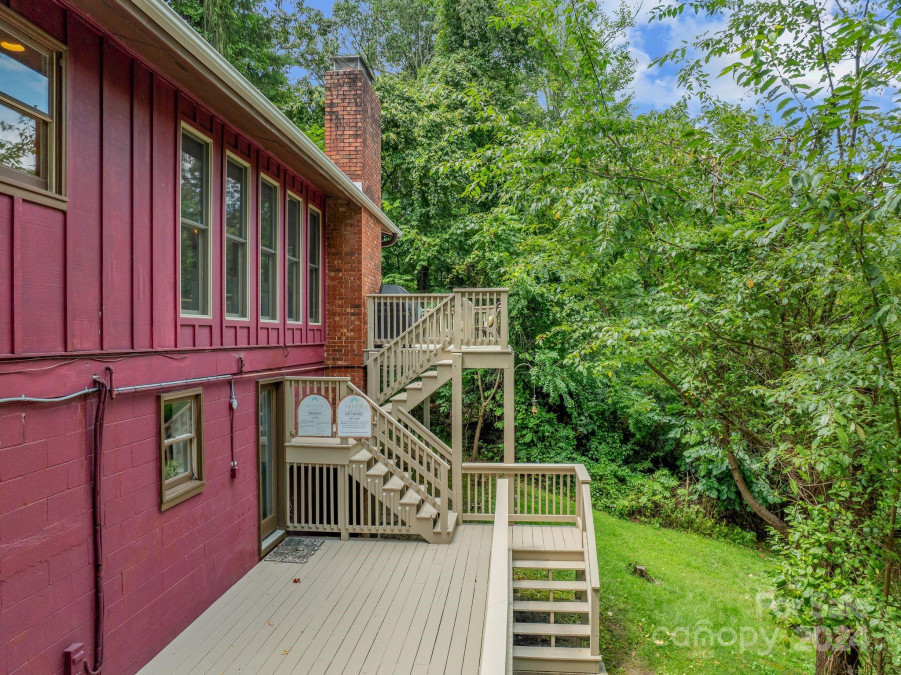 55 Springwood Dr Asheville, NC 28805