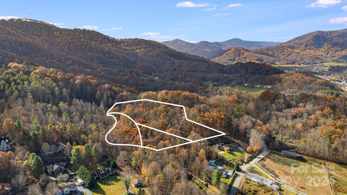 210 Admiration Ct Waynesville, NC 28785