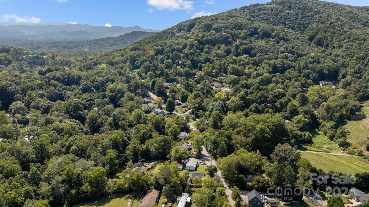 204 Cedar Hill Rd Asheville, NC 28806