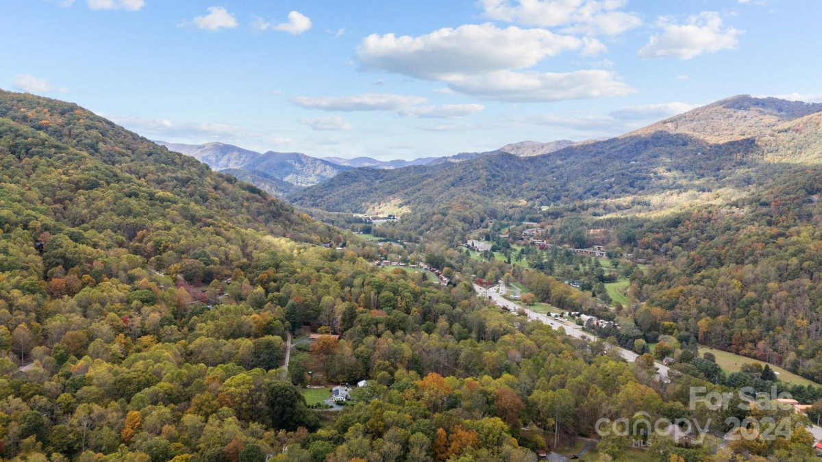 460 Henry Dingus Way Maggie Valley, NC 28751