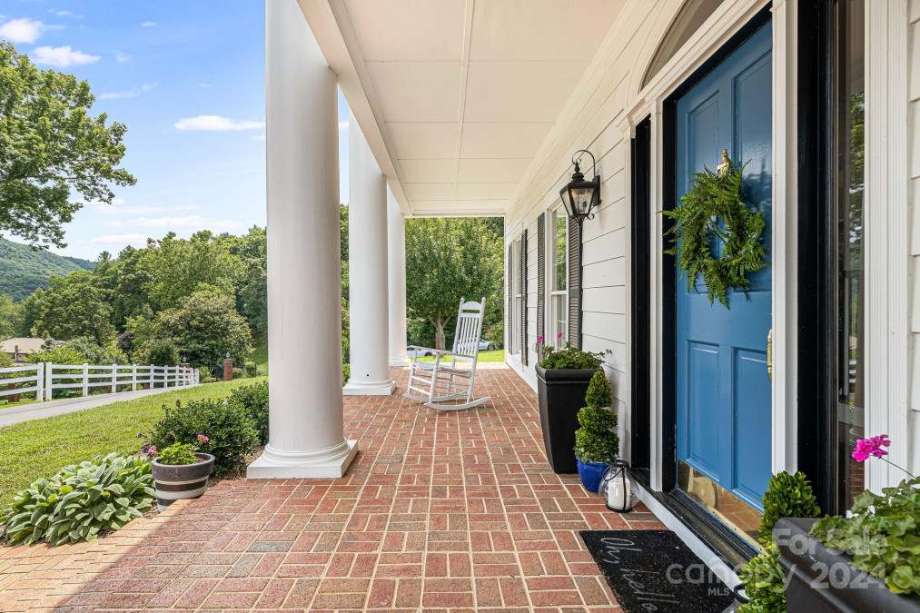 56 Fair Oaks Estate Fletcher, NC 28732