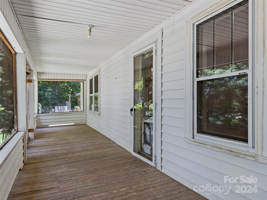 5 Buncombe School Rd Asheville, NC 28806