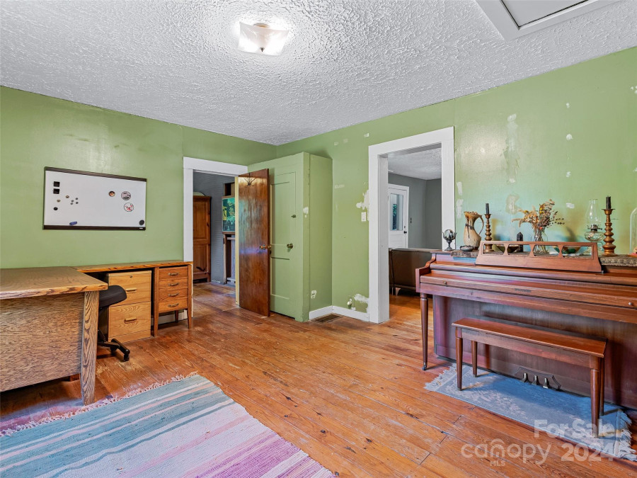 5 Buncombe School Rd Asheville, NC 28806