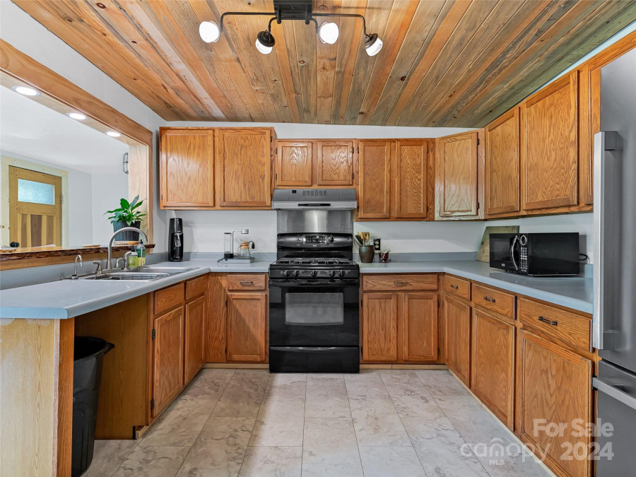 5 Buncombe School Rd Asheville, NC 28806