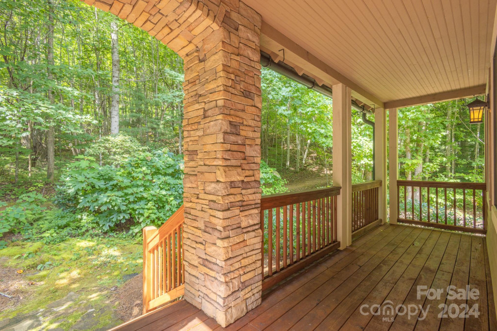 108 Mill Pond Dr Tuckasegee, NC 28783