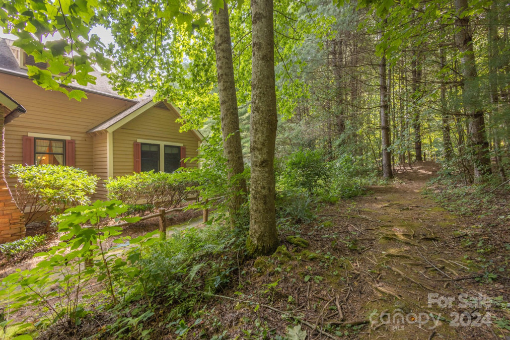 108 Mill Pond Dr Tuckasegee, NC 28783