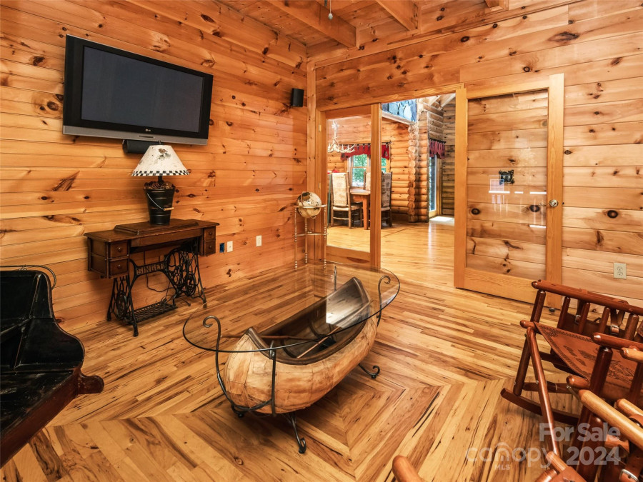 35 Falcon Crest Loop Maggie Valley, NC 28751