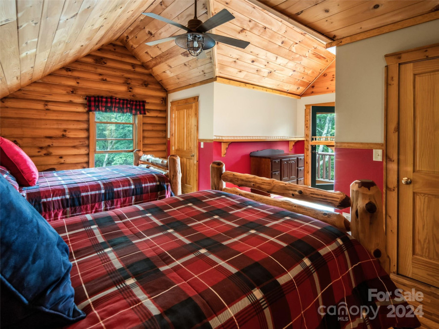 35 Falcon Crest Loop Maggie Valley, NC 28751