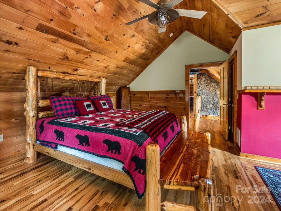 35 Falcon Crest Loop Maggie Valley, NC 28751