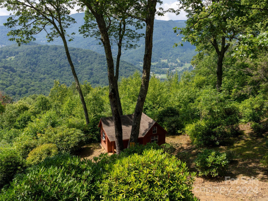 35 Falcon Crest Loop Maggie Valley, NC 28751