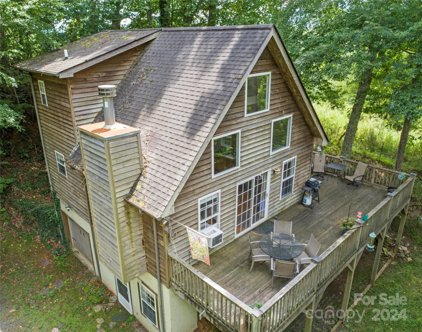 1355 Ridge Rd Green Mountain, NC 28740