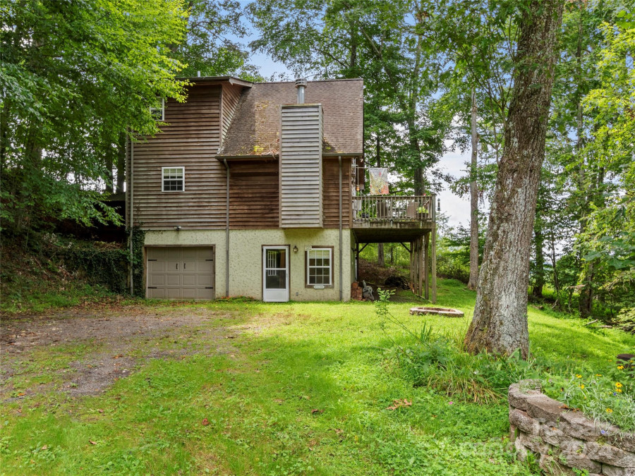 1355 Ridge Rd Green Mountain, NC 28740