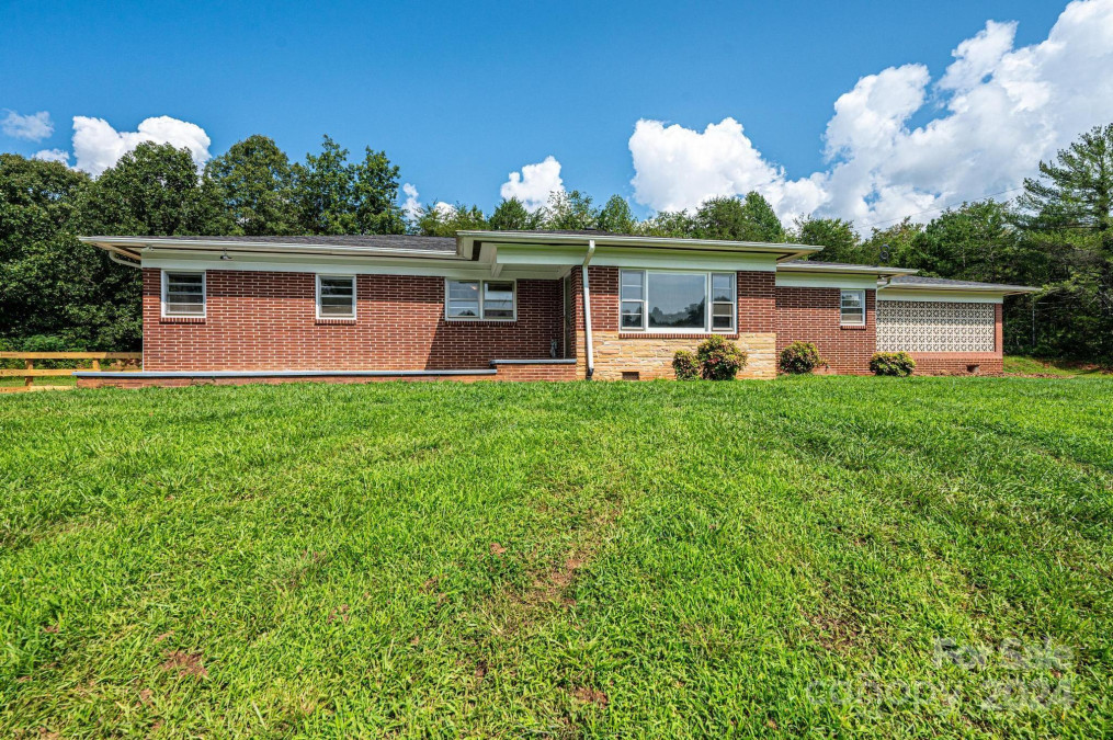 1326 Dudley Shoals Rd Granite Falls, NC 28630