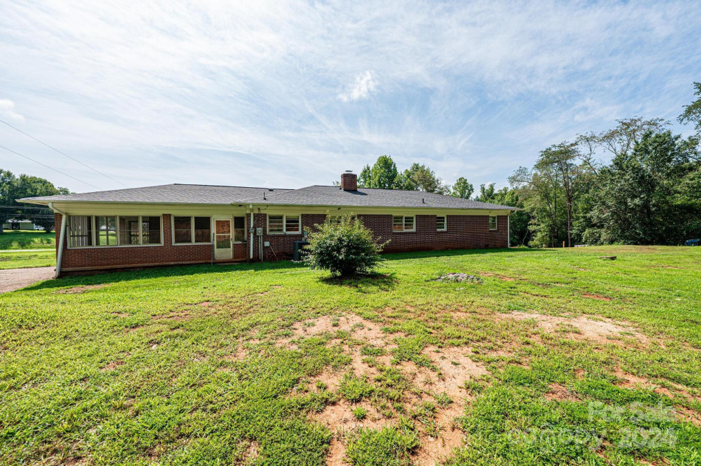 1326 Dudley Shoals Rd Granite Falls, NC 28630