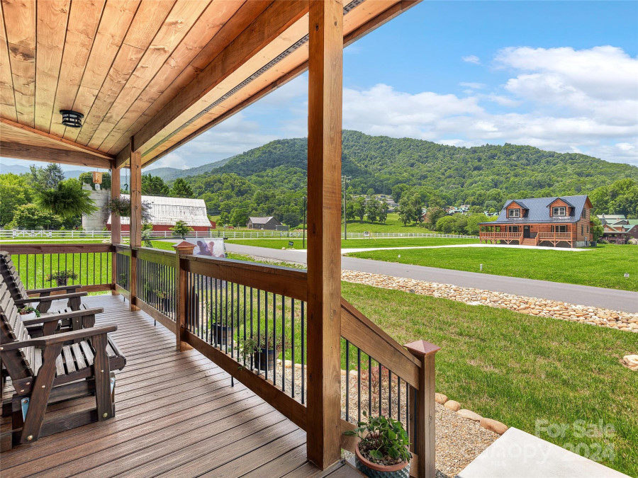 44 Kennerly Cv Maggie Valley, NC 28751