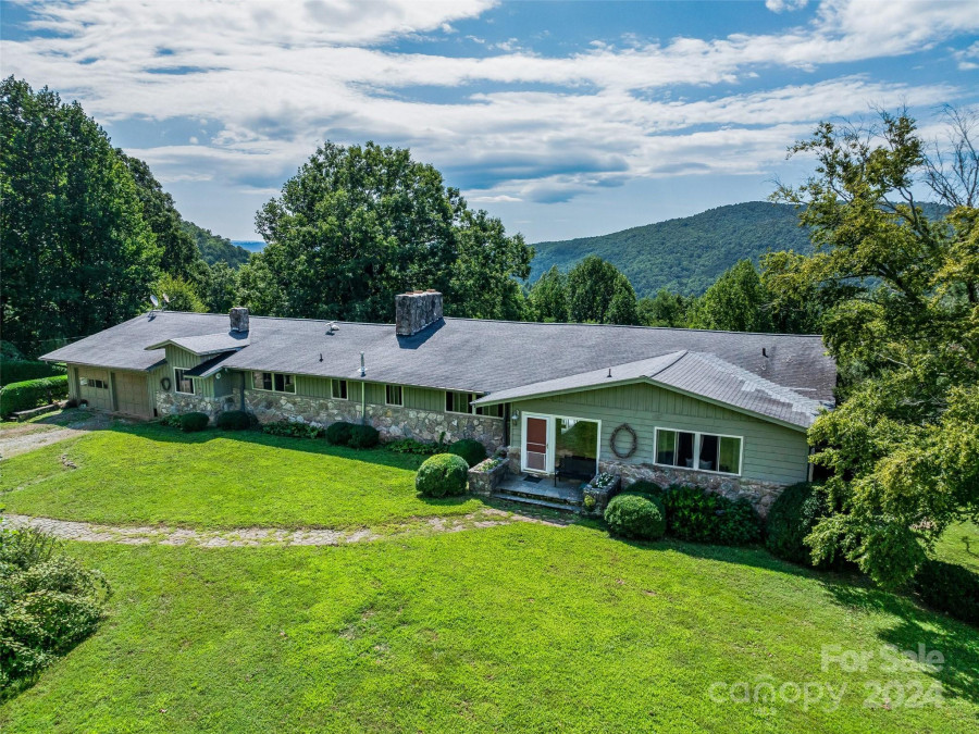 1411 Cabin Creek Rd Zirconia, NC 28790