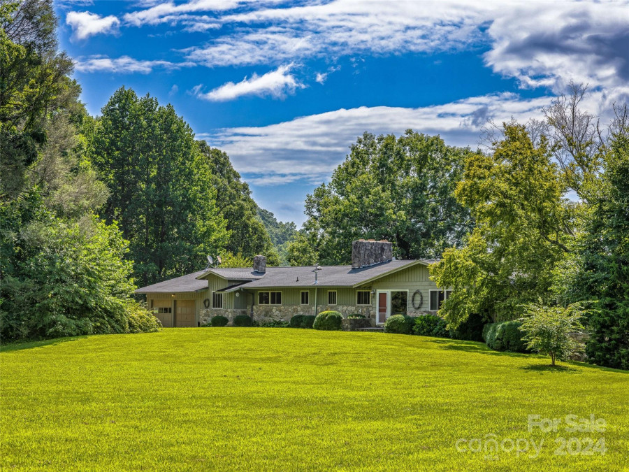 1411 Cabin Creek Rd Zirconia, NC 28790