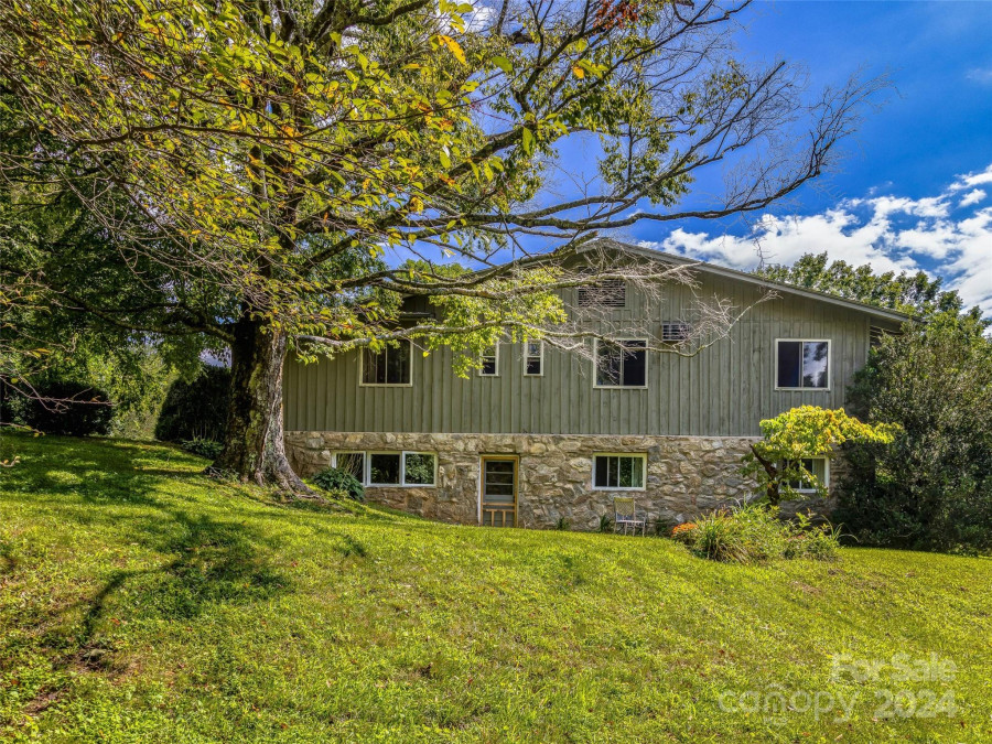 1411 Cabin Creek Rd Zirconia, NC 28790