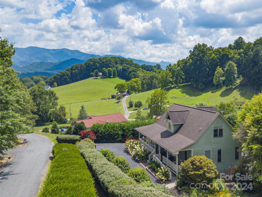 145 Mosa Dr Waynesville, NC 28786