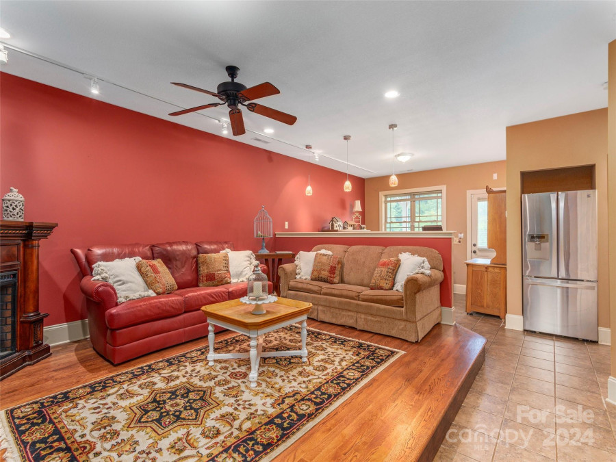 145 Mosa Dr Waynesville, NC 28786