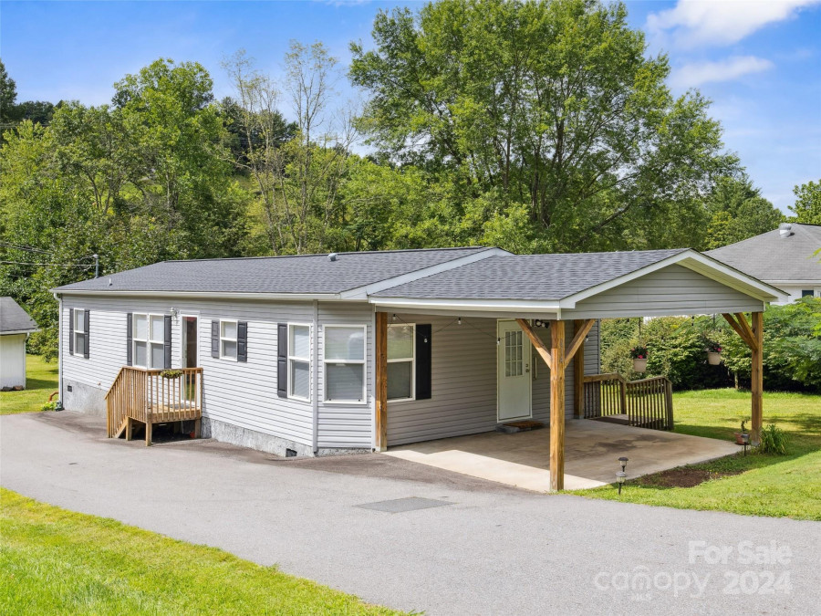 614 Old Us 19e Hw Spruce Pine, NC 28777