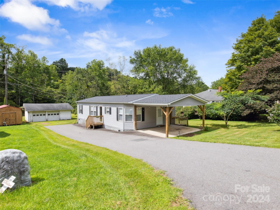 614 Old Us 19e Hw Spruce Pine, NC 28777