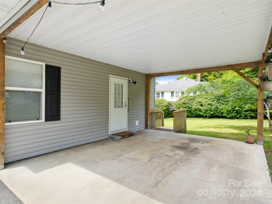 614 Old Us 19e Hw Spruce Pine, NC 28777