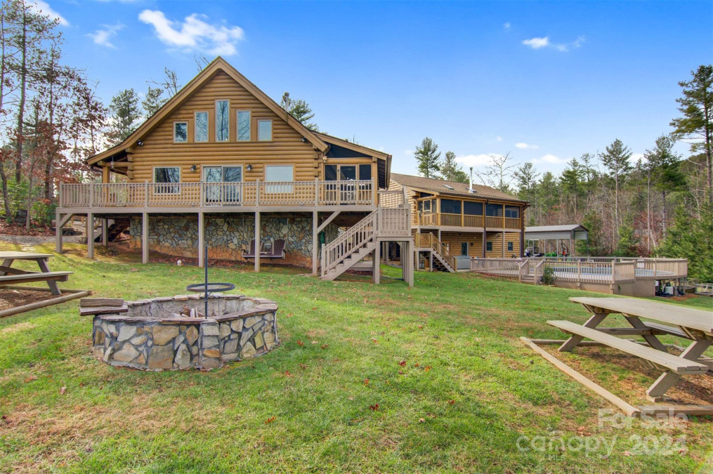 2257 Quiet Creek Ln Lenoir, NC 28645