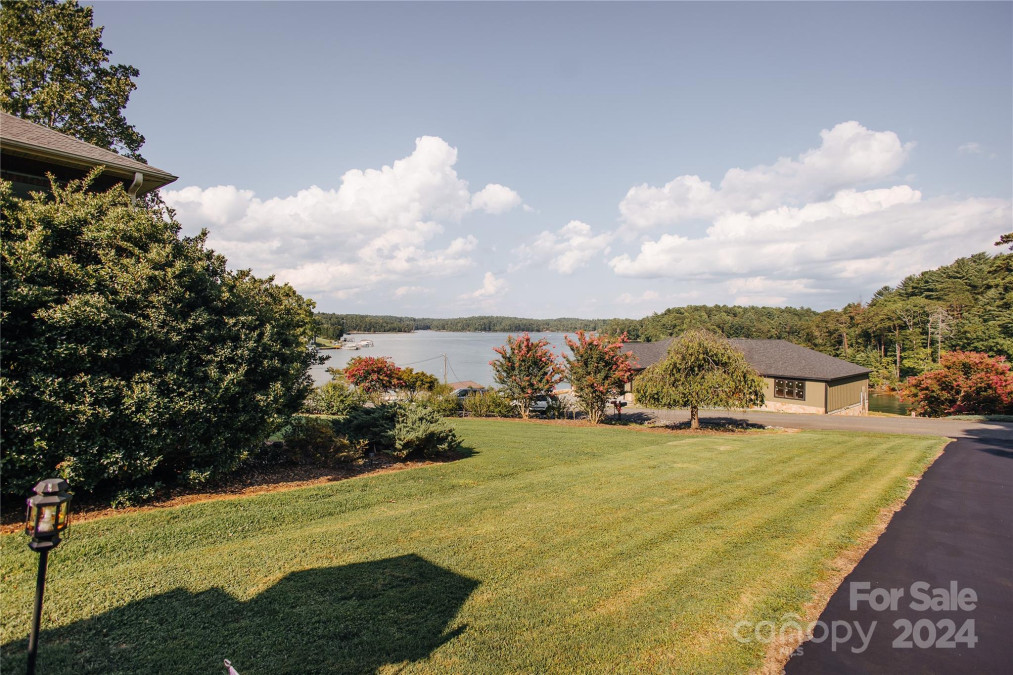 95 Lake Club Ln Nebo, NC 28761