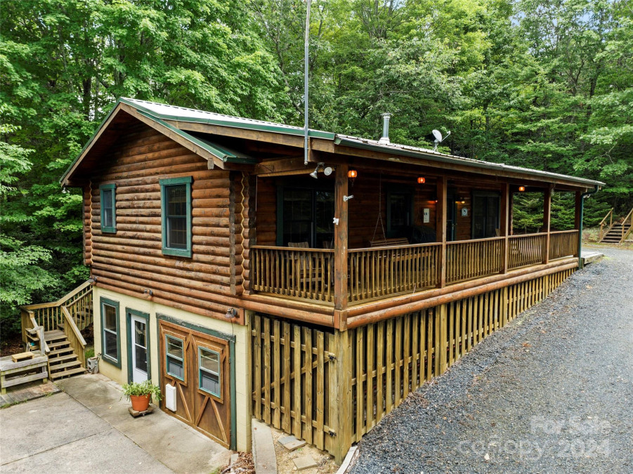 1005 Pine Tree Rd Spruce Pine, NC 28777