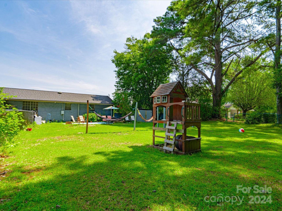 1035 Chesterfield Hw Cheraw, SC 29520