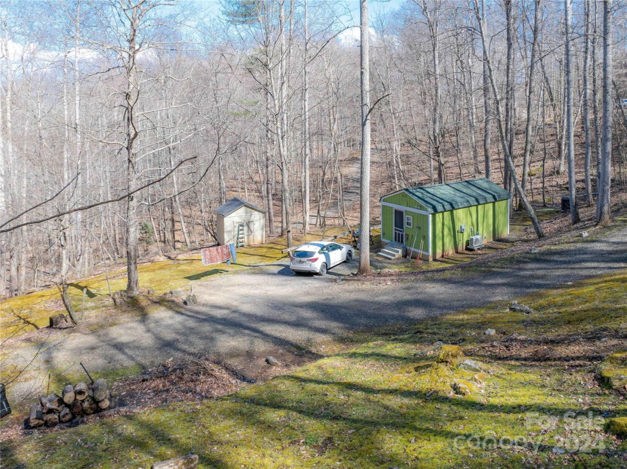 532 Bear Mountain Rg Green Mountain, NC 28740