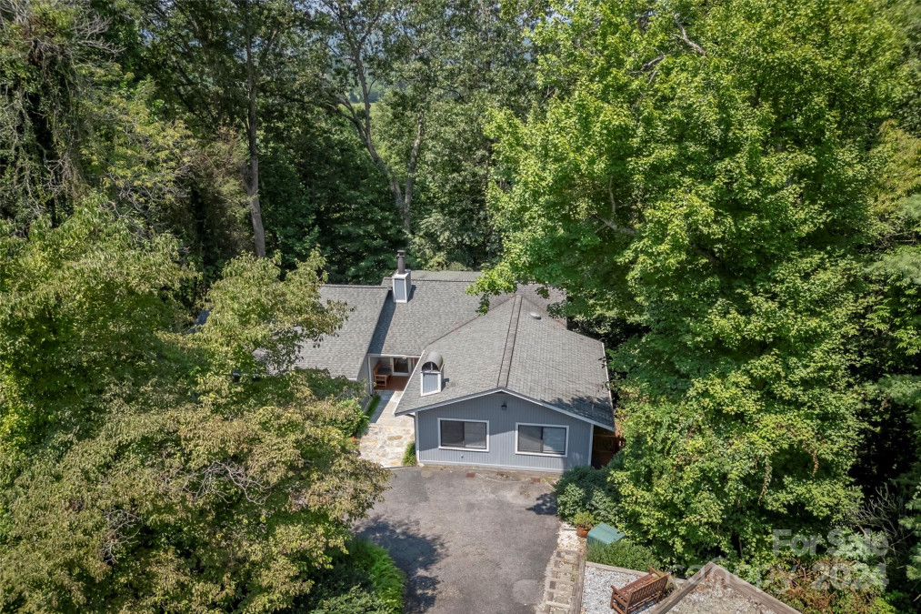 60 Holly Ridge Rd Pisgah Forest, NC 28768