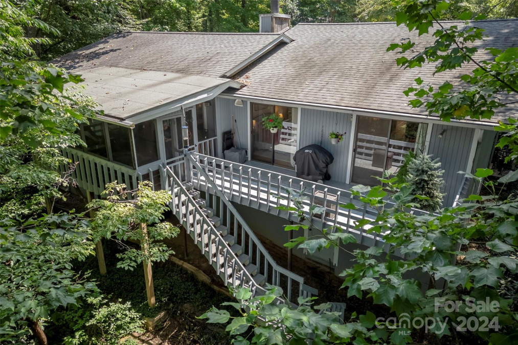 60 Holly Ridge Rd Pisgah Forest, NC 28768