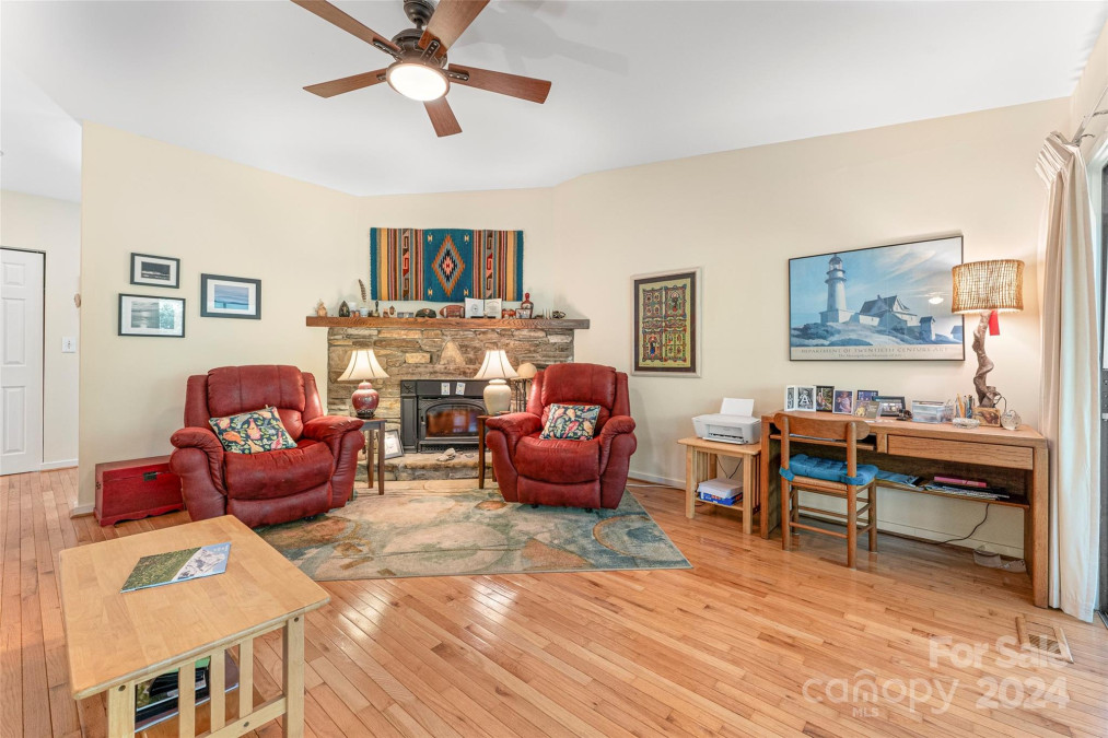 60 Holly Ridge Rd Pisgah Forest, NC 28768