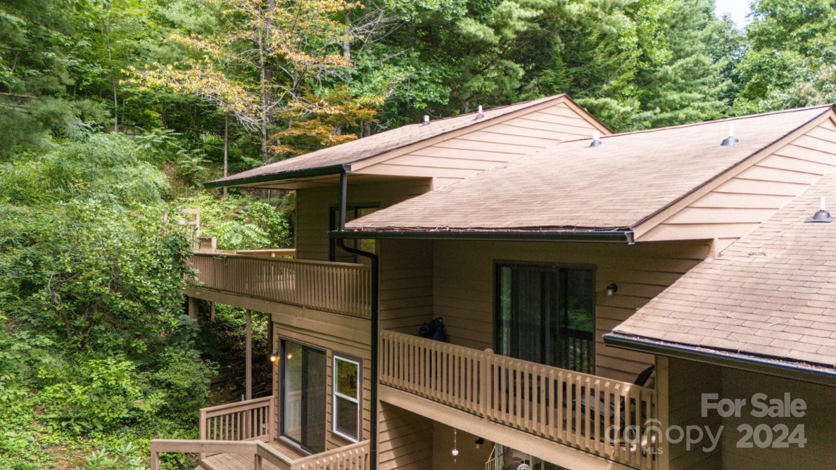 404 Buck Cove Ter Asheville, NC 28805