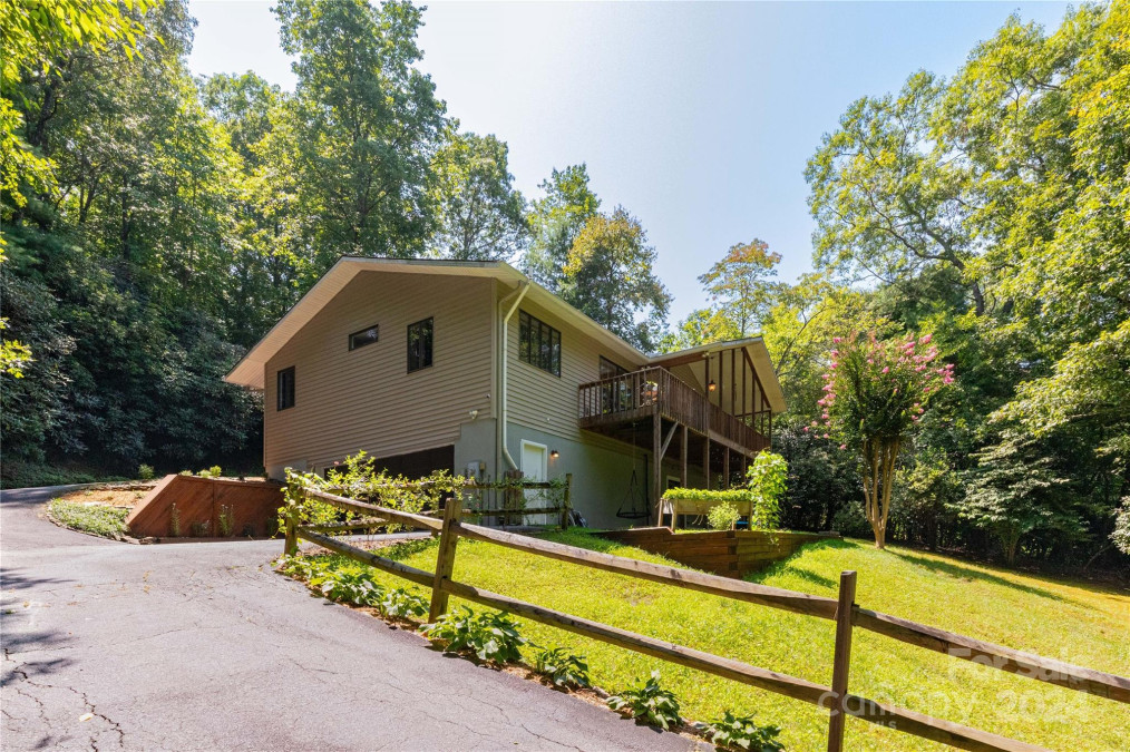 401 Silver Fox Ln Pisgah Forest, NC 28768