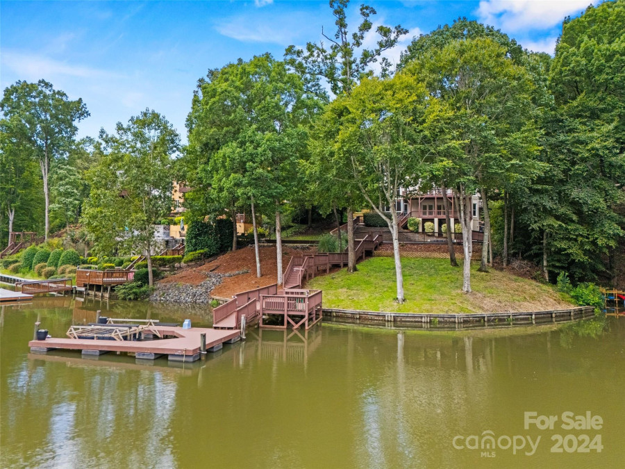 16201 Crest Cove Rd Charlotte, NC 28278