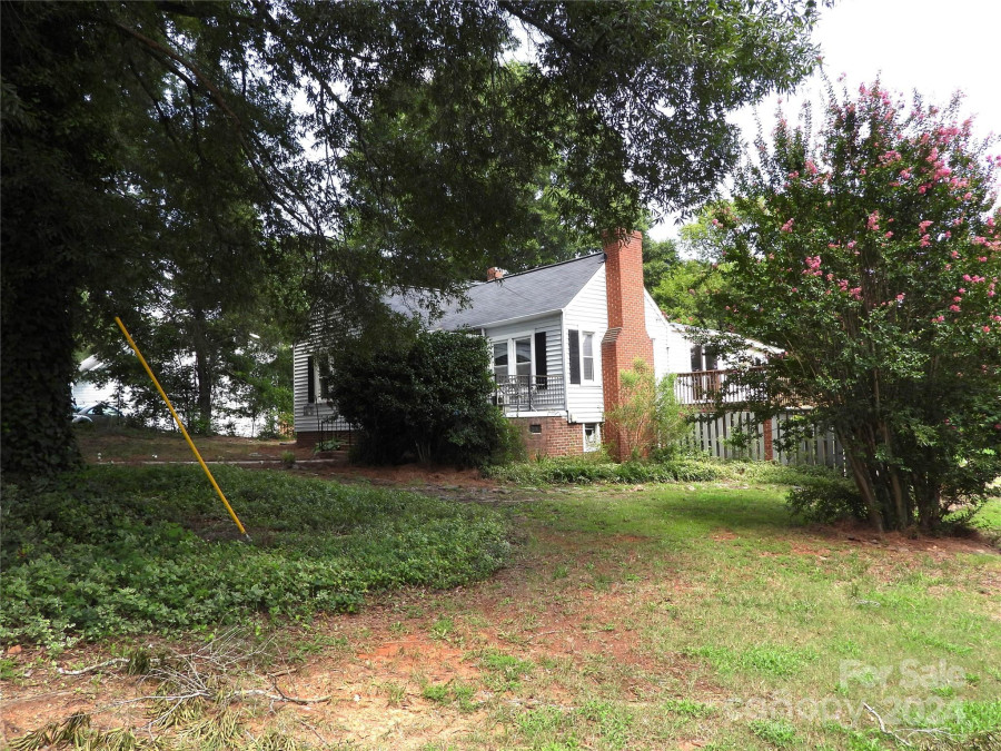 1426 Hilltop St Albemarle, NC 28001