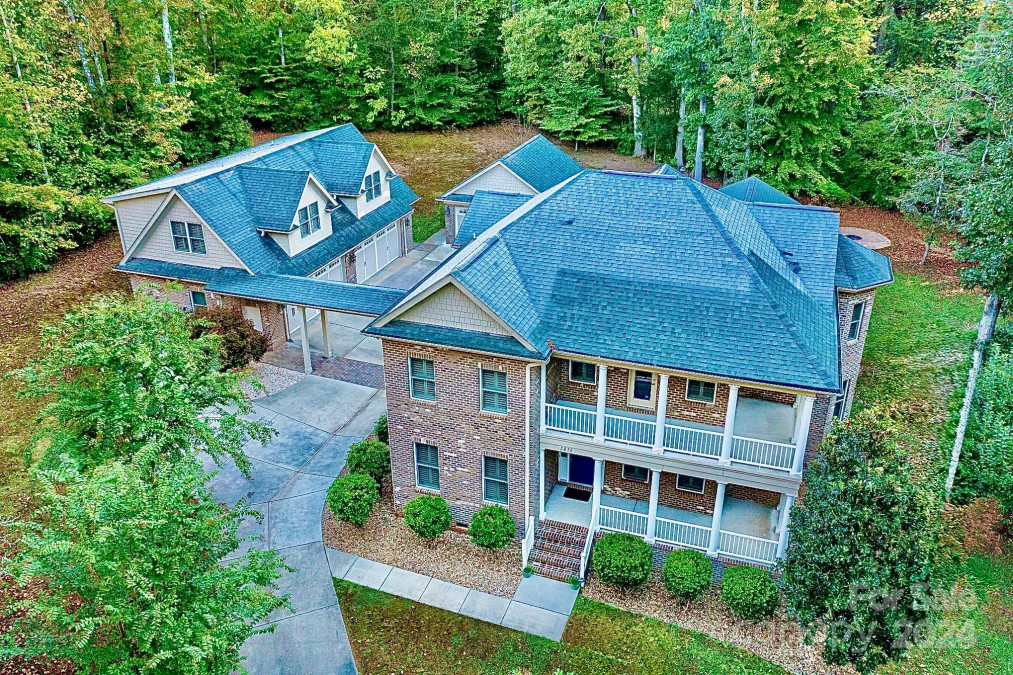 5888 Hidden Oaks Ln Clover, SC 29710