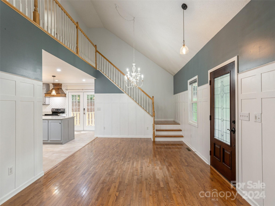 39 Apple Creek Ln Hendersonville, NC 28792