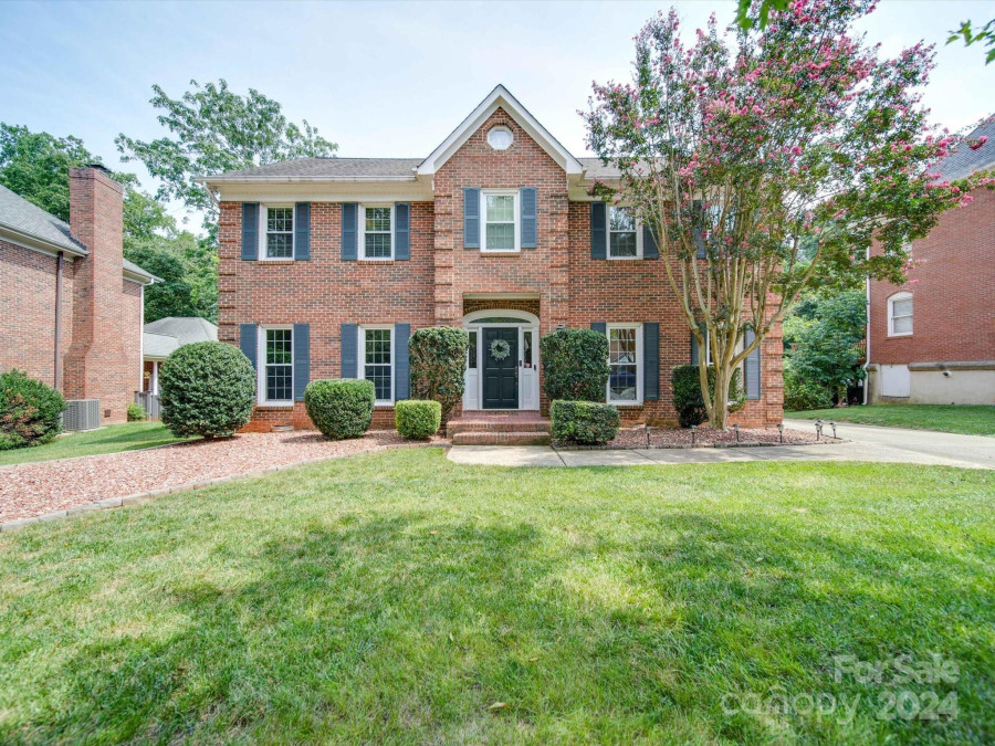 112 Brackenbury Ln Charlotte, NC 28270