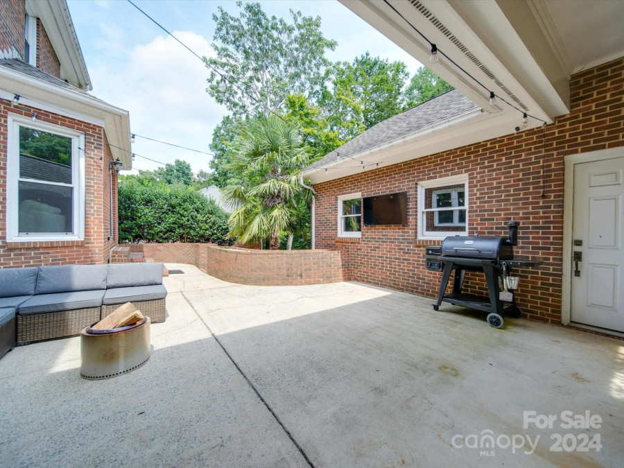 112 Brackenbury Ln Charlotte, NC 28270