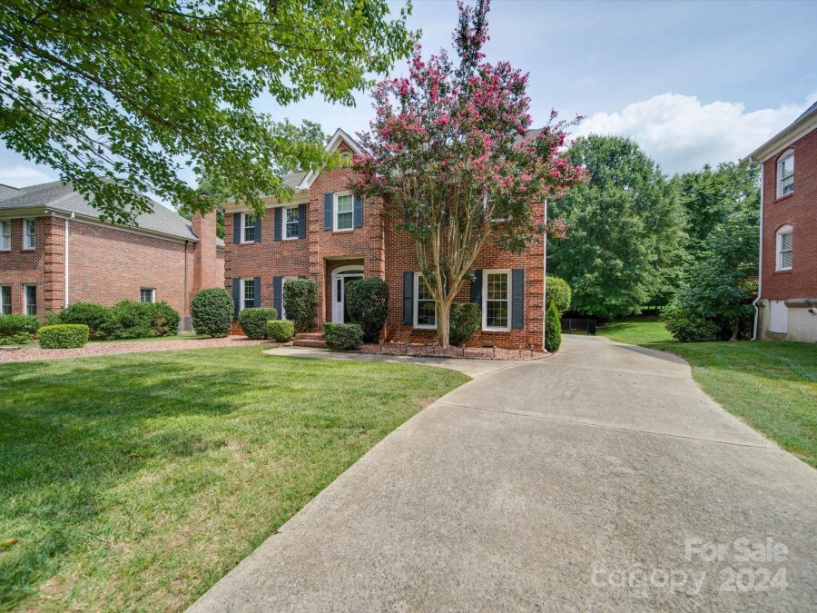 112 Brackenbury Ln Charlotte, NC 28270