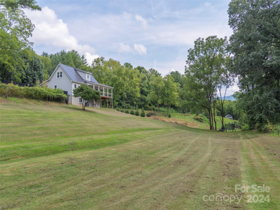 578 Hilltop Farm Rd Canton, NC 28716