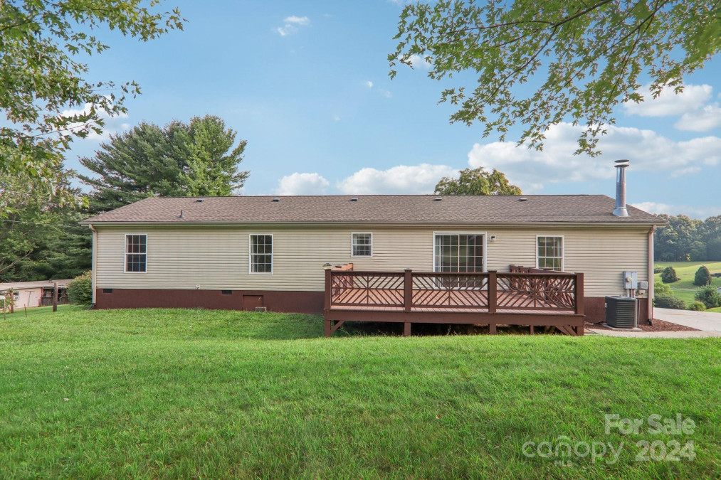 4 Wolf Rg Canton, NC 28716