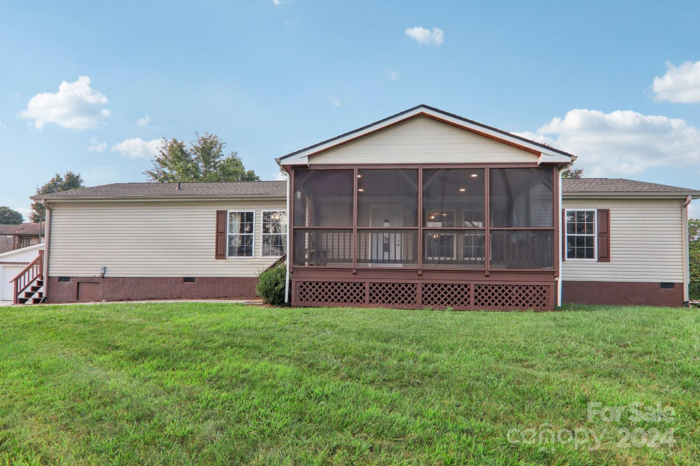 4 Wolf Rg Canton, NC 28716